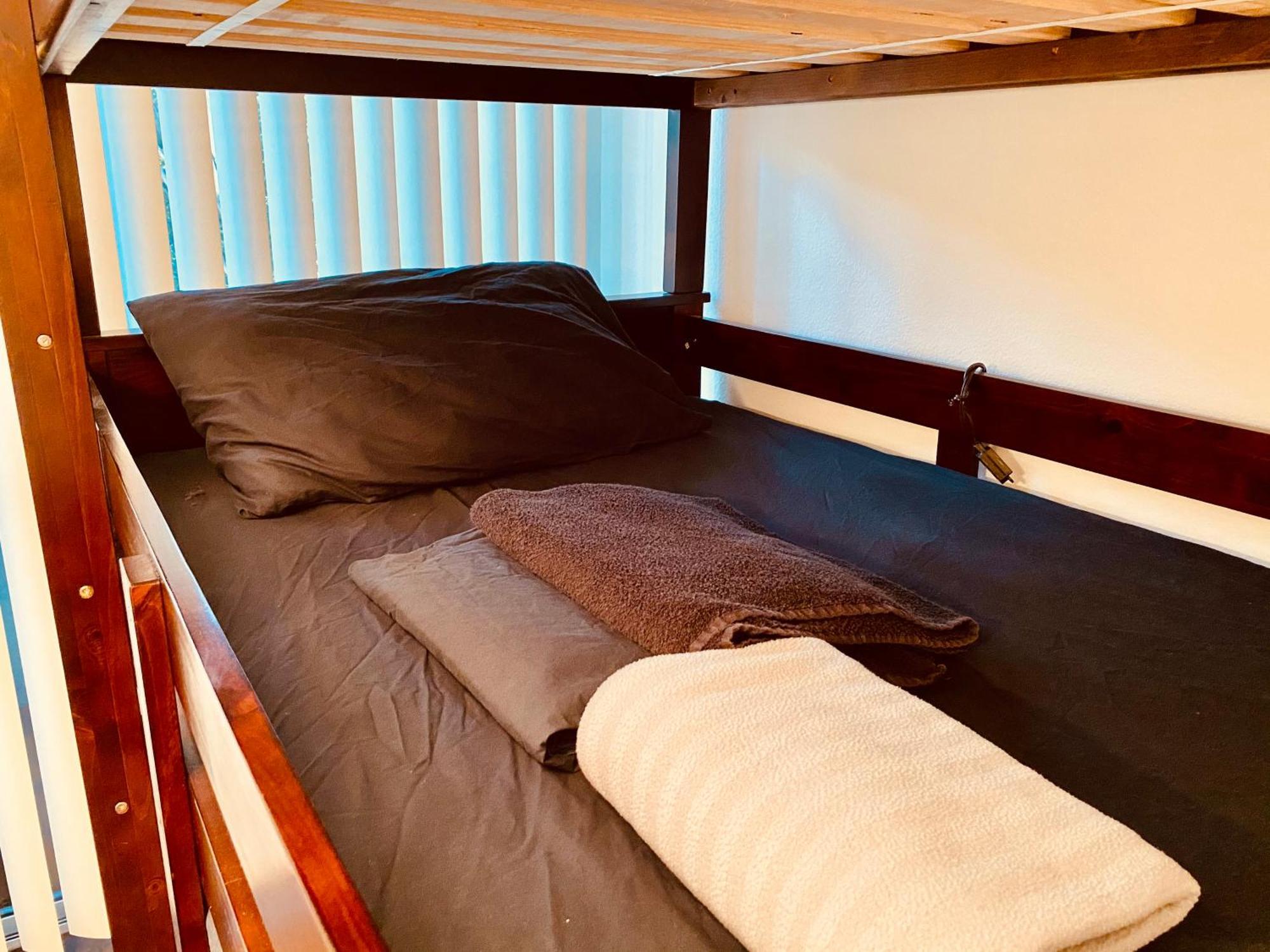 Riverton Place Noho Hostel
